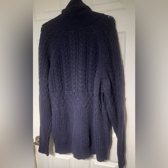 Logan hill  sweater - Picture 1 of 4